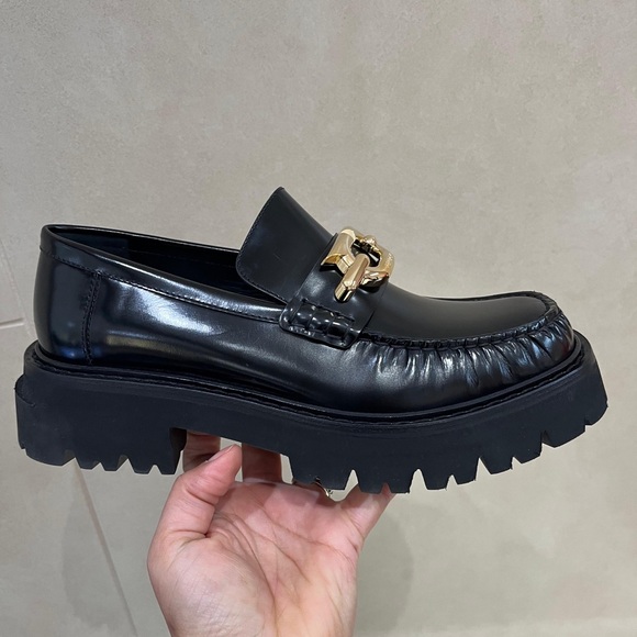 Ferragamo Black Leather Ingrid Loafers - Picture 9 of 14